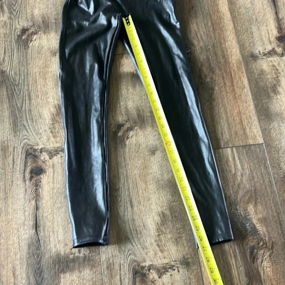 SPANX Woman’s Faux Leather Compression Leggings Black Size Medium - Picture 10 of 12